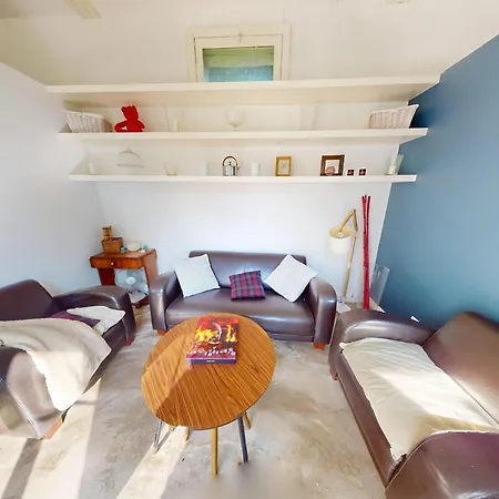 Maison A Vic-la-gardiole, 2 Pers, Terrasse, Proche - Fr-1-785-25